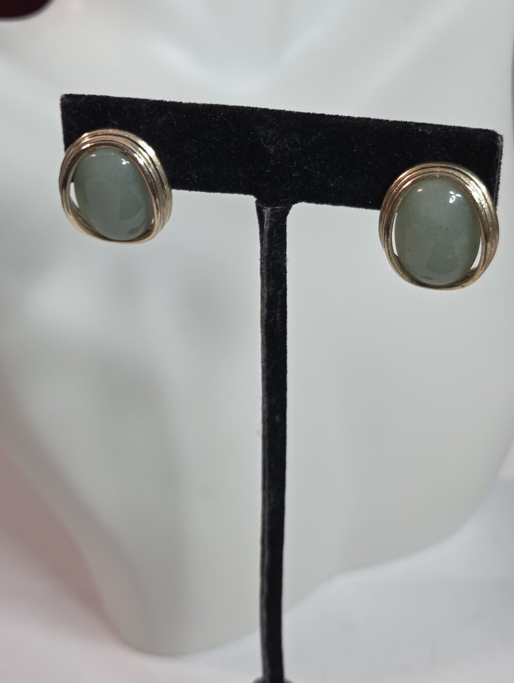 gold tone oval jade stone pierced earrings classic elegant